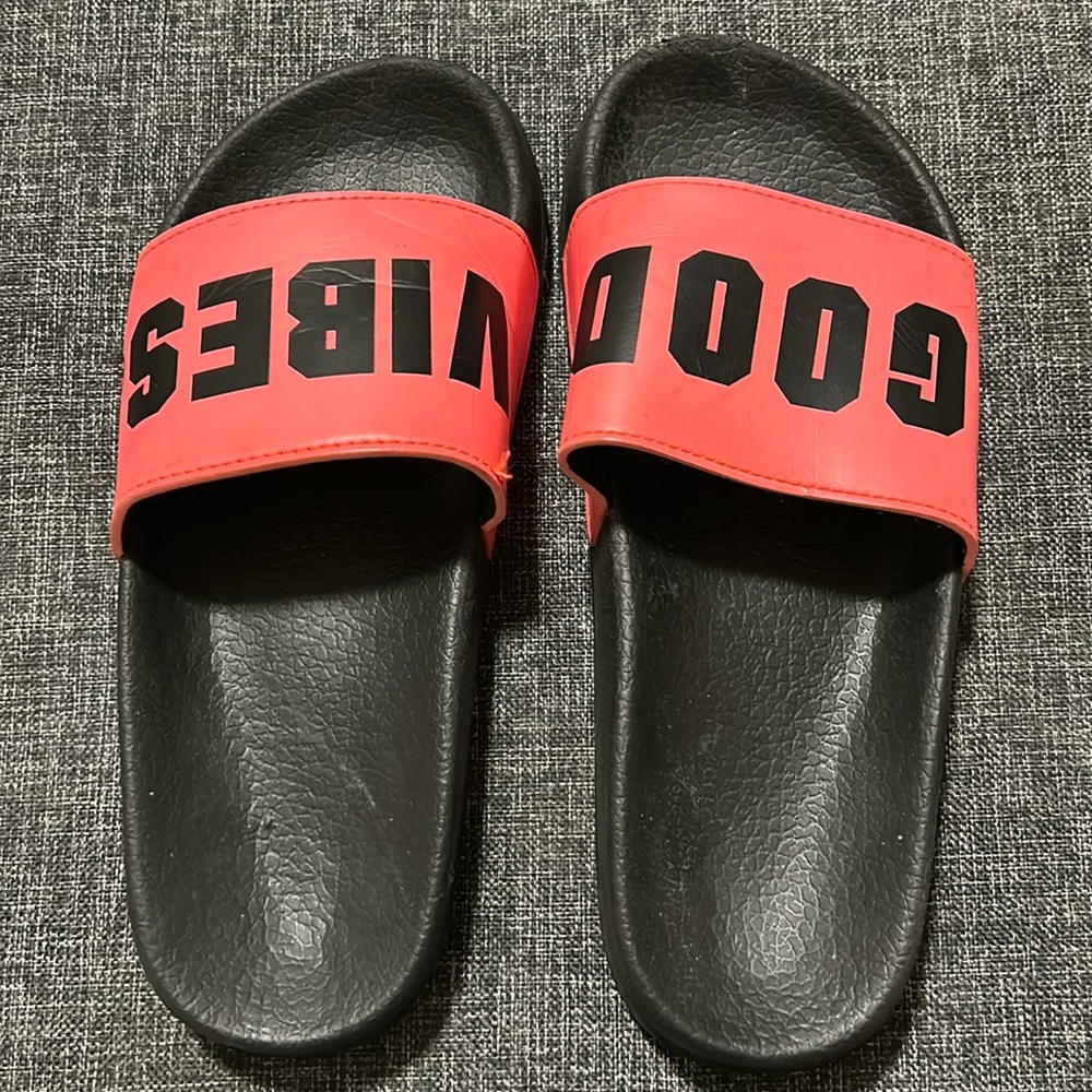 Victoria secret pink slides l “good vibes” size small = size 6